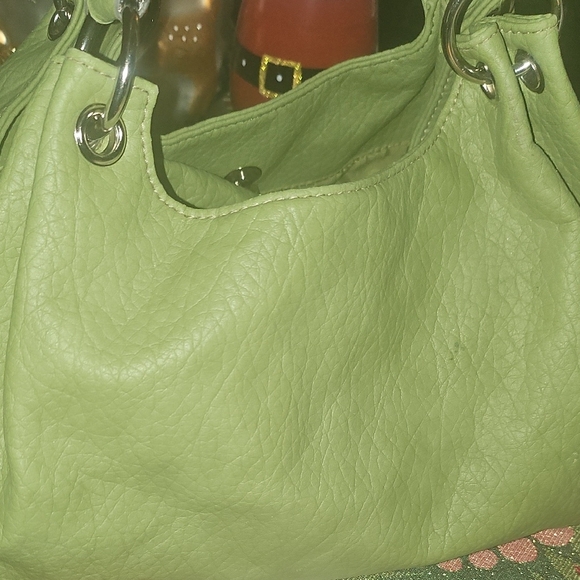 NWOT Treviso Light Olive/lime Green Shoulder Bag With Twisted Straps - Picture 5 of 7